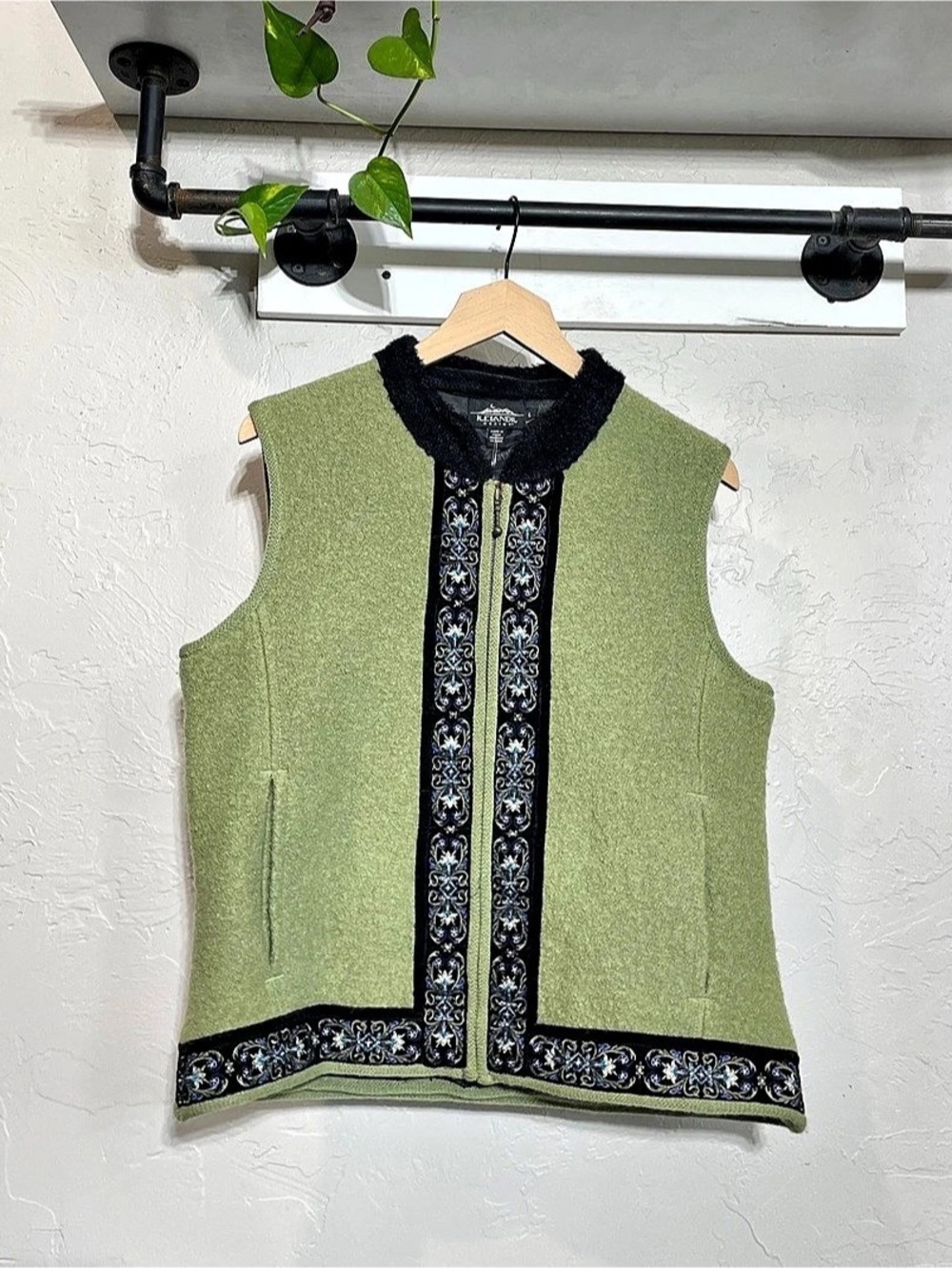 Vintage Green Vest, Wool Blend, Boho Icelandic Design, Women's Size L, Full Zip